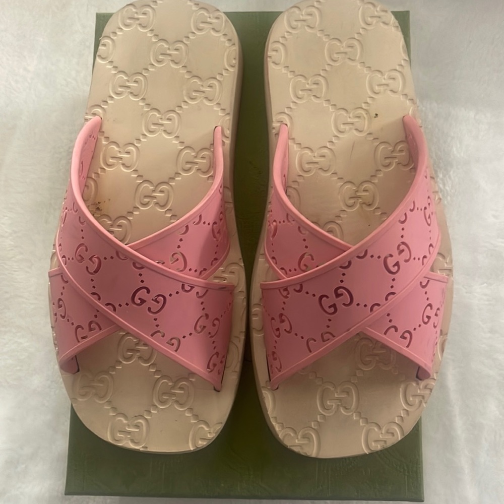Gucci sandal size 33 pink